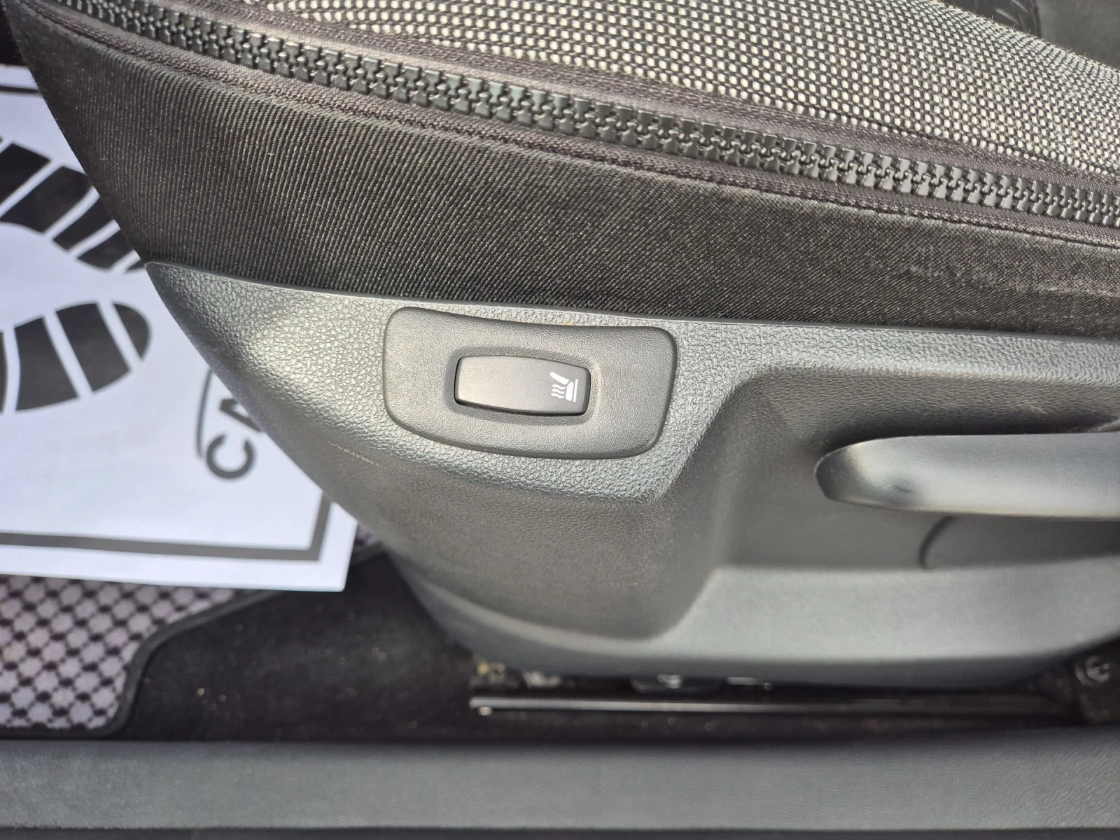 Renault Captur 1.5dci Face-lift , снимка 15 - Автомобили и джипове - 53957056