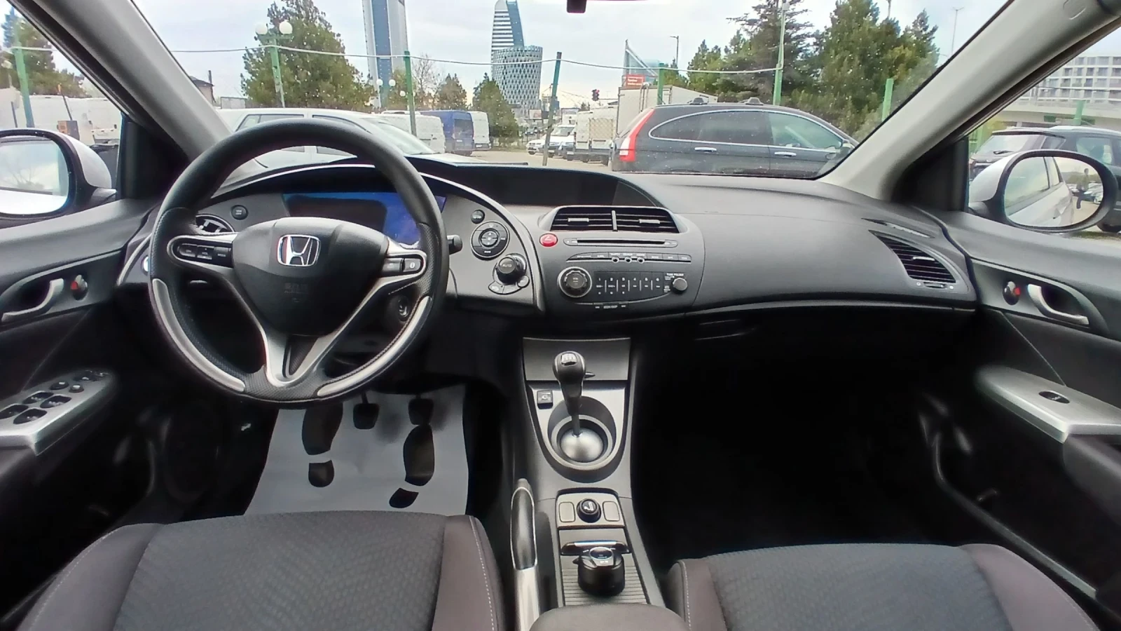 Honda Civic 1, 4i GAZ FACELIFT, снимка 7 - Автомобили и джипове - 54259840