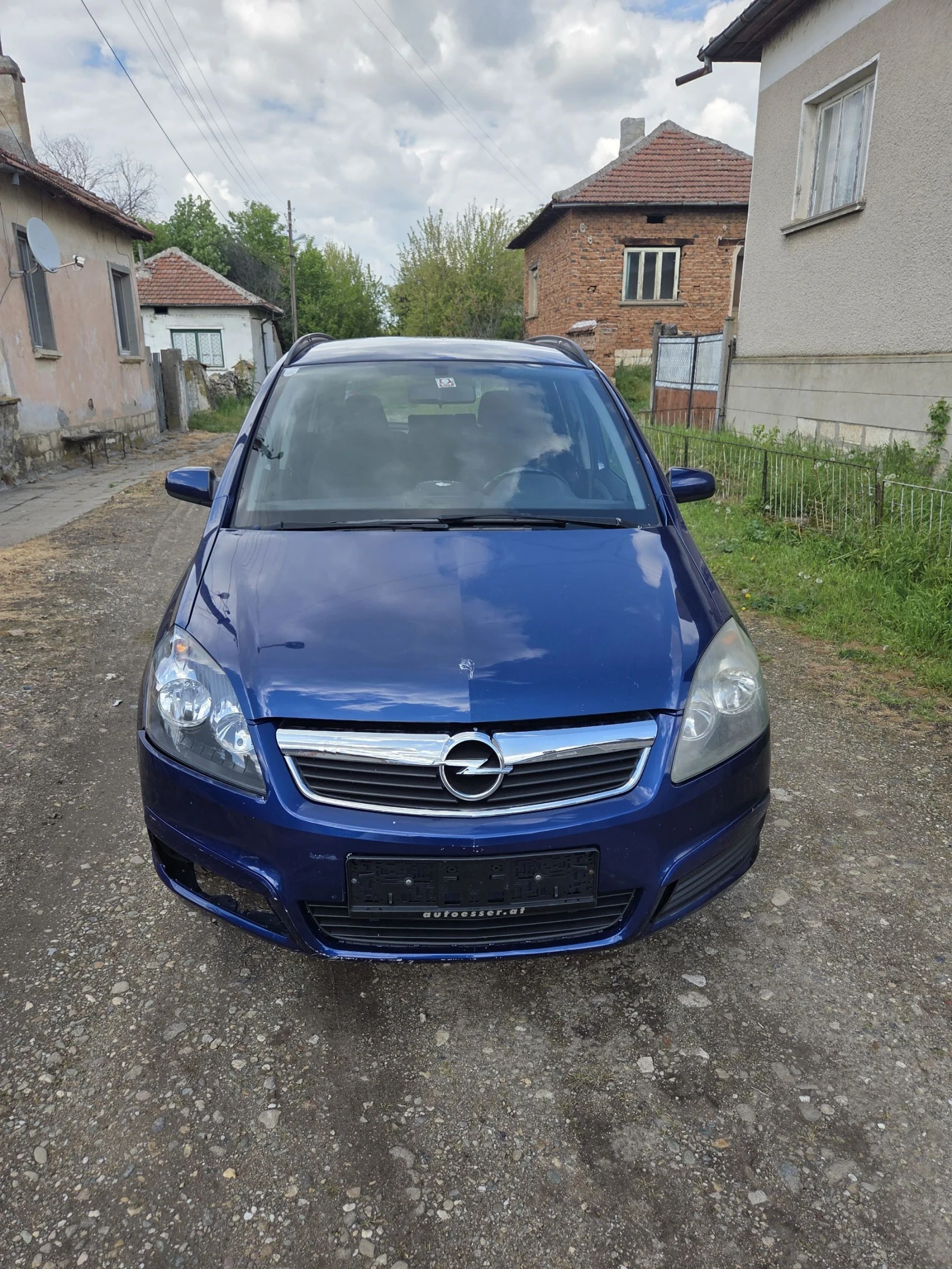 Opel Zafira 1.9CDTi, снимка 3 - Автомобили и джипове - 54413328