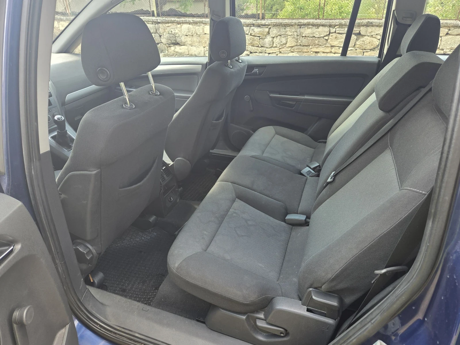 Opel Zafira 1.9CDTi, снимка 12 - Автомобили и джипове - 54413328