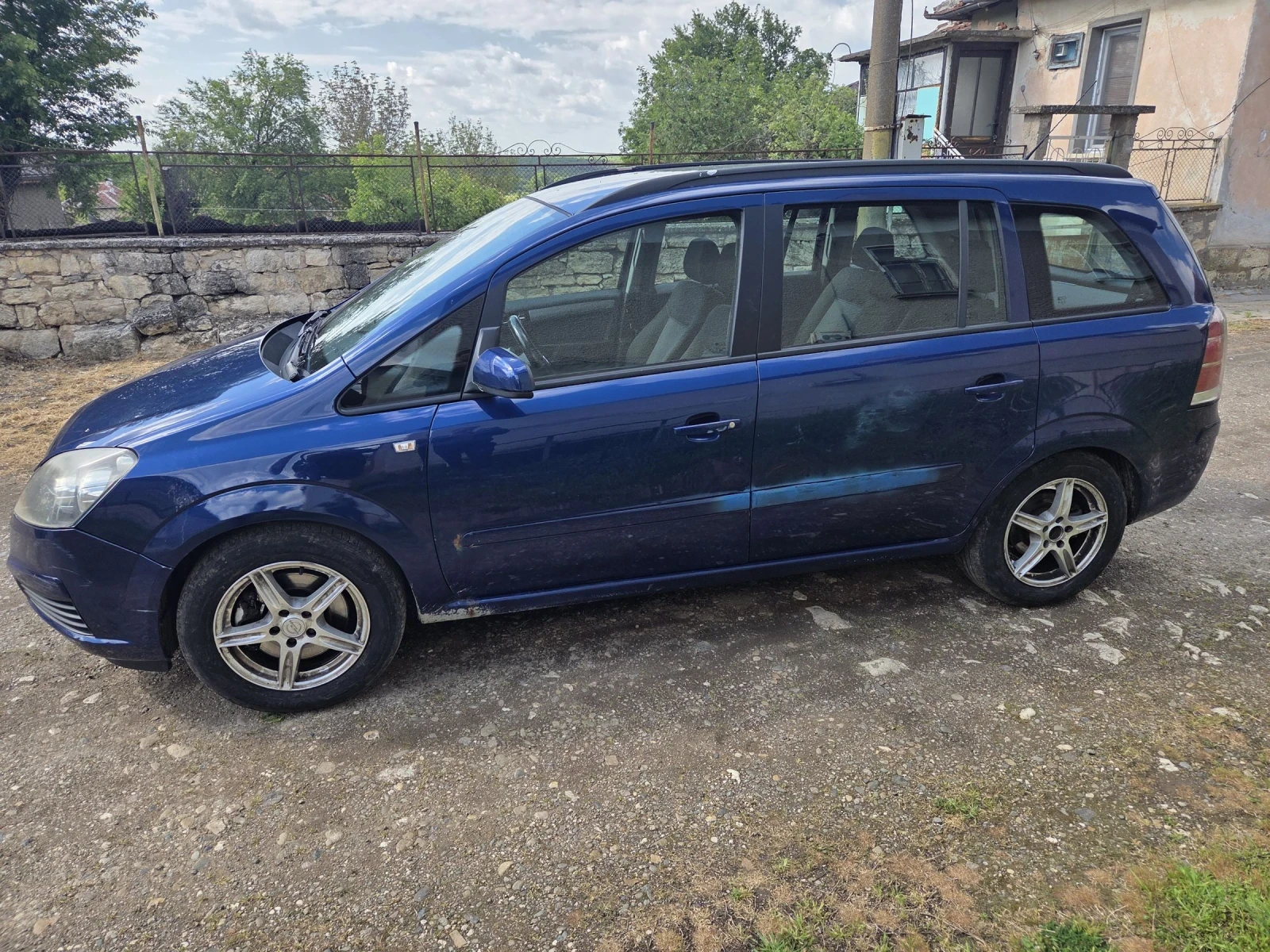 Opel Zafira 1.9CDTi, снимка 5 - Автомобили и джипове - 54413328