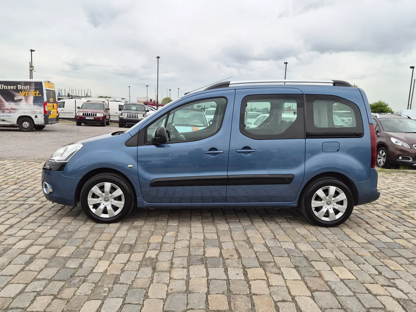 Citroen Berlingo 1.6HDI 92кс EURO 5, снимка 4 - Автомобили и джипове - 54472099