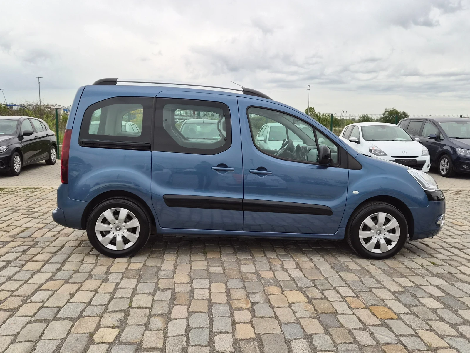 Citroen Berlingo 1.6HDI 92кс EURO 5, снимка 5 - Автомобили и джипове - 54472099