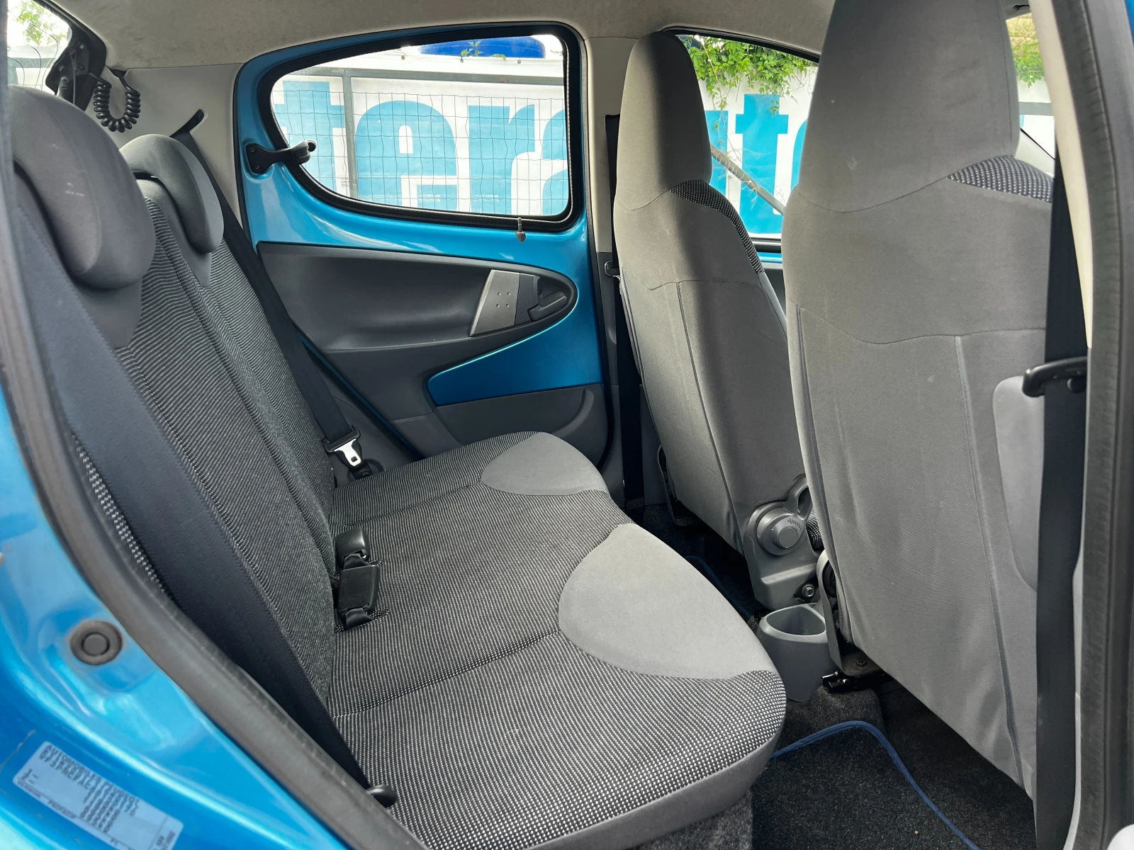 Peugeot 107 1.0i AUT/NAVI/РЕАЛЕН ПРОБЕГ, снимка 13 - Автомобили и джипове - 54510385