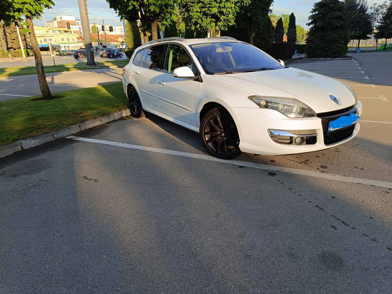Renault Laguna Grand Tour 4 Control, снимка 3 - Автомобили и джипове - 54584256