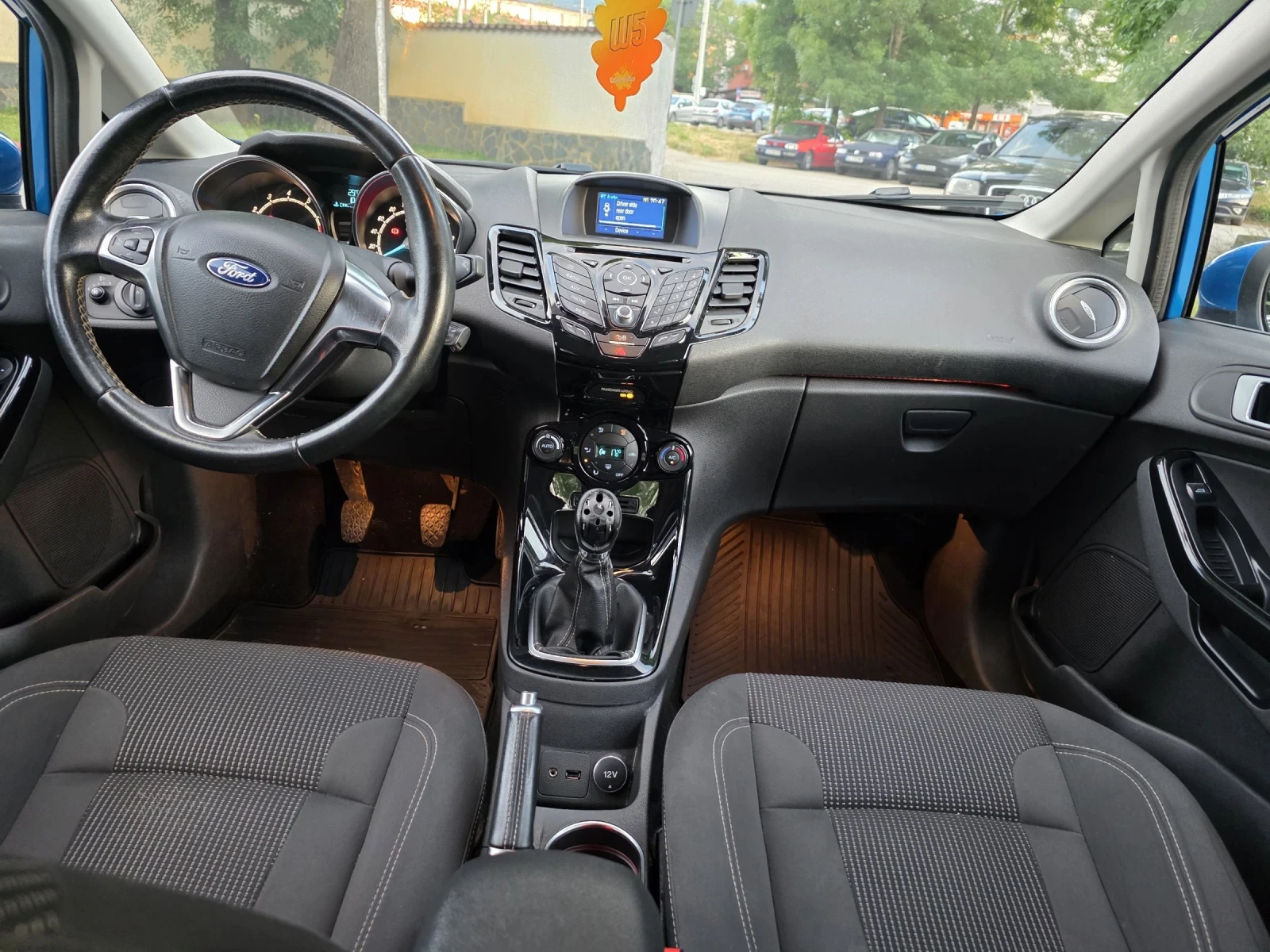 Ford Fiesta Titanium, снимка 11 - Автомобили и джипове - 55003657