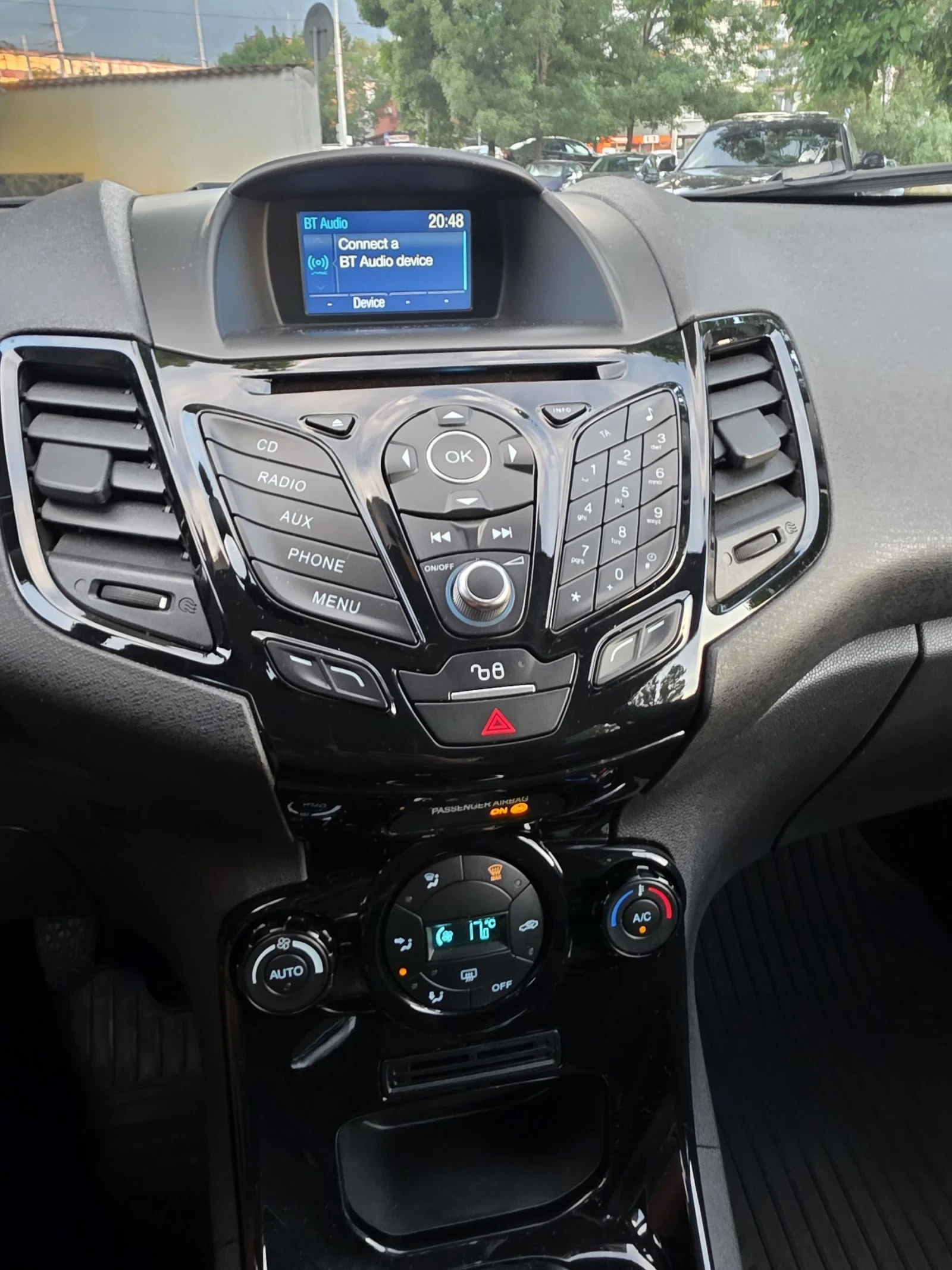 Ford Fiesta Titanium, снимка 13 - Автомобили и джипове - 55003657