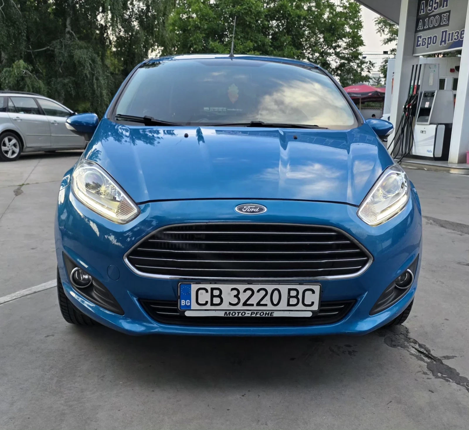 Ford Fiesta Titanium, снимка 2 - Автомобили и джипове - 55003657