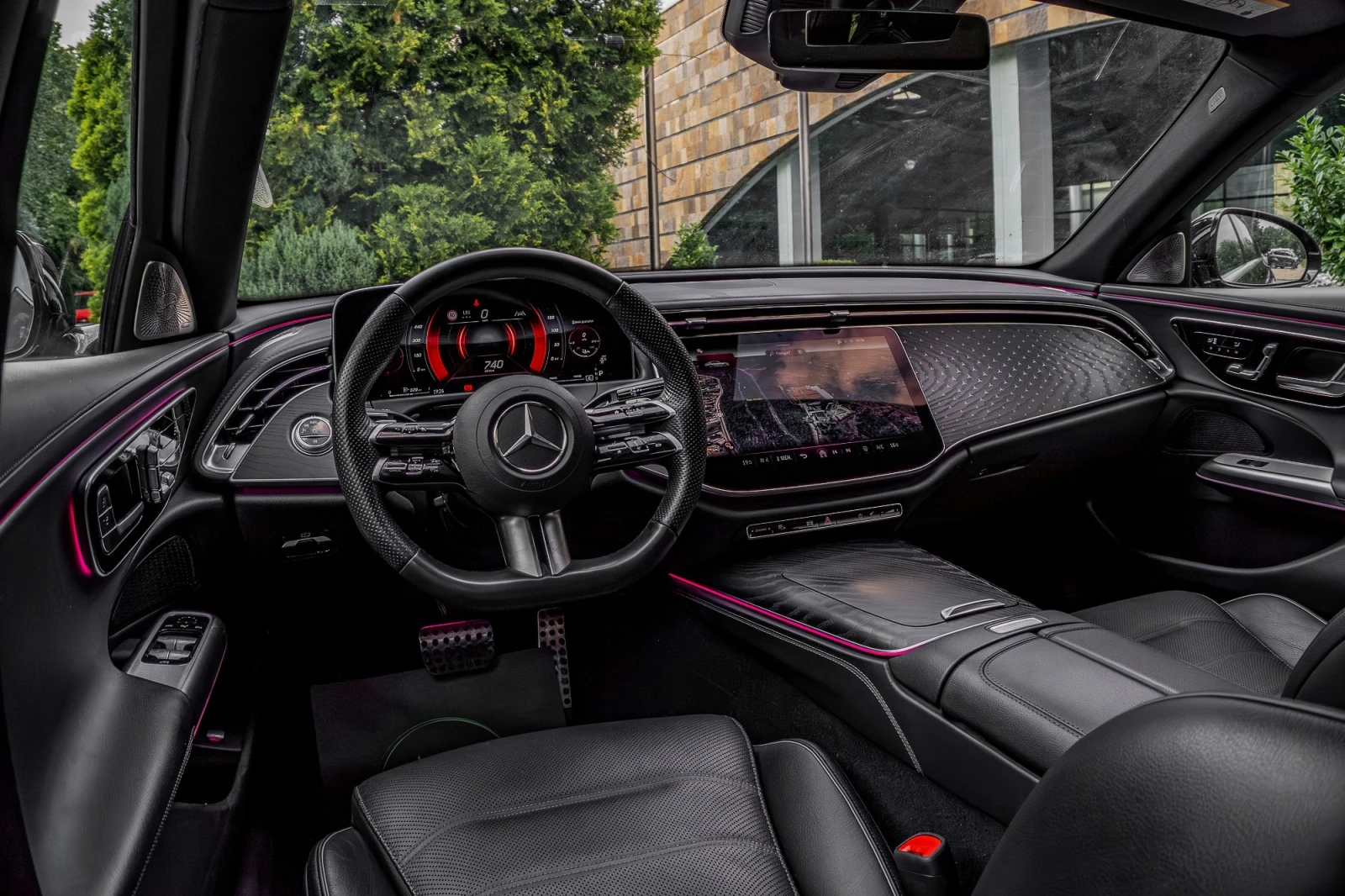 Mercedes-Benz E 220 d* AMG EXCLUSIVE* PANORAMA* DIGITAL* ГАРАНЦИОНЕН, снимка 14 - Автомобили и джипове - 55193980