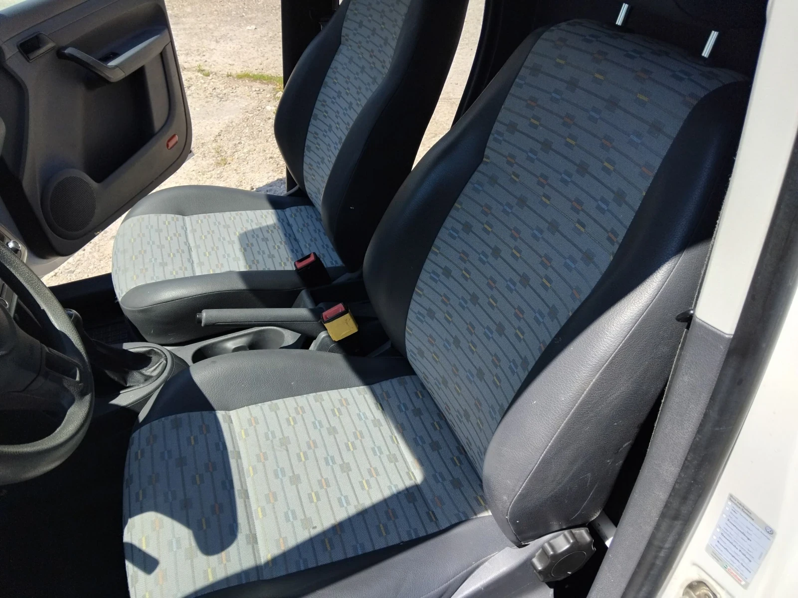 VW Caddy 1.6 tdi, снимка 2 - Автомобили и джипове - 55391425