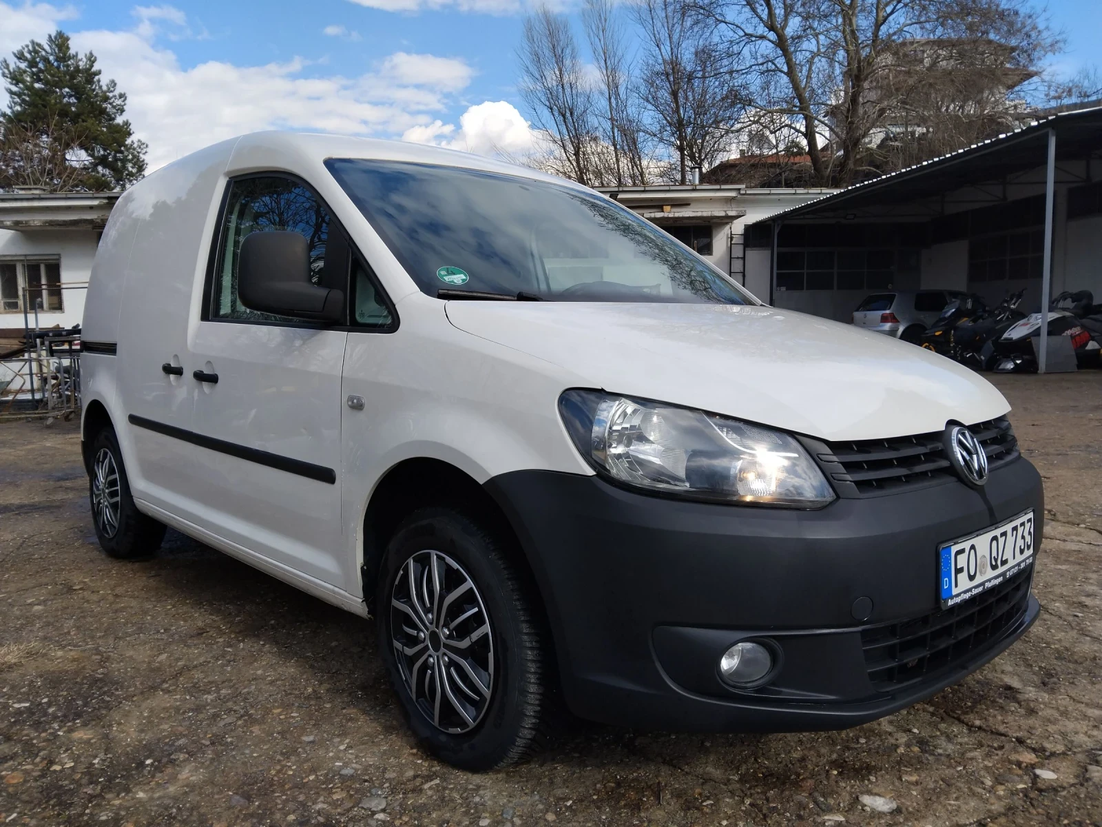 VW Caddy 1.6 tdi, снимка 12 - Автомобили и джипове - 55391425