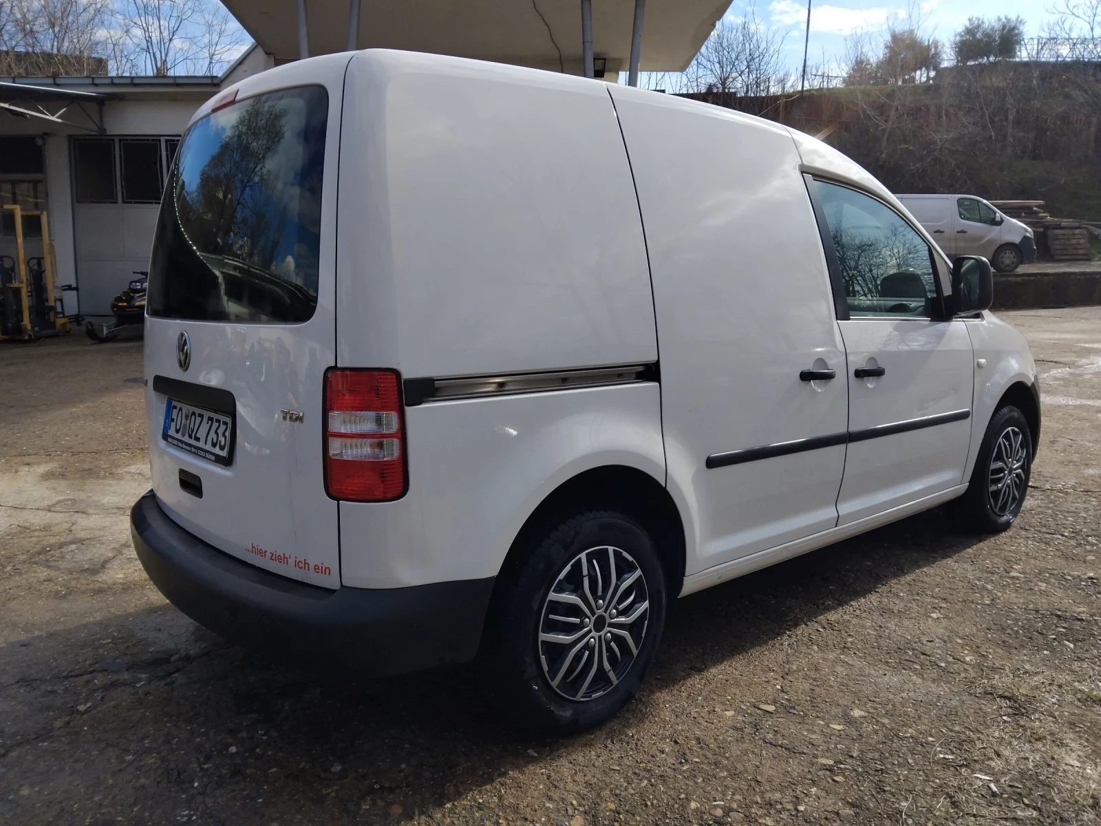 VW Caddy 1.6 tdi, снимка 14 - Автомобили и джипове - 55391425