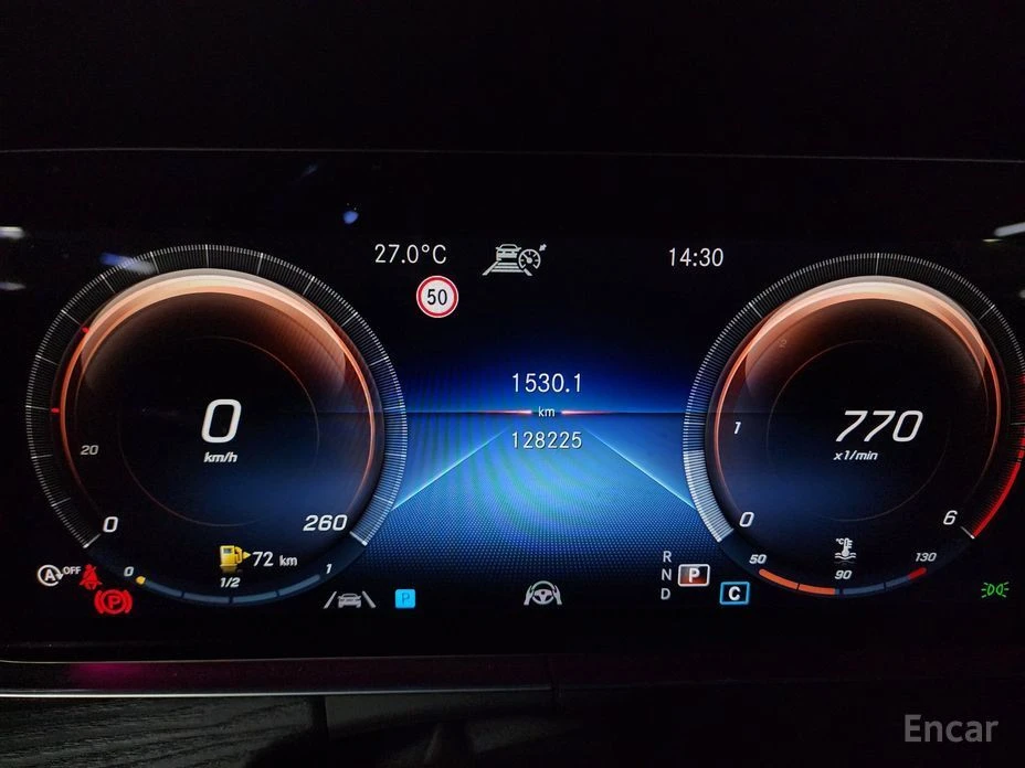 Mercedes-Benz E 220, снимка 7 - Автомобили и джипове - 55392793