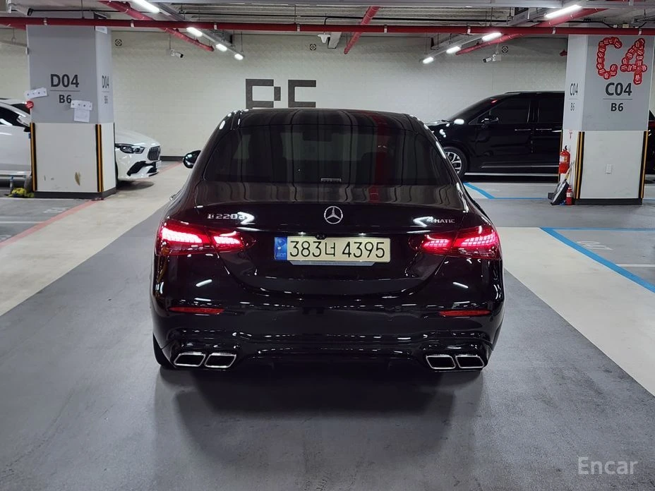 Mercedes-Benz E 220, снимка 4 - Автомобили и джипове - 55392793