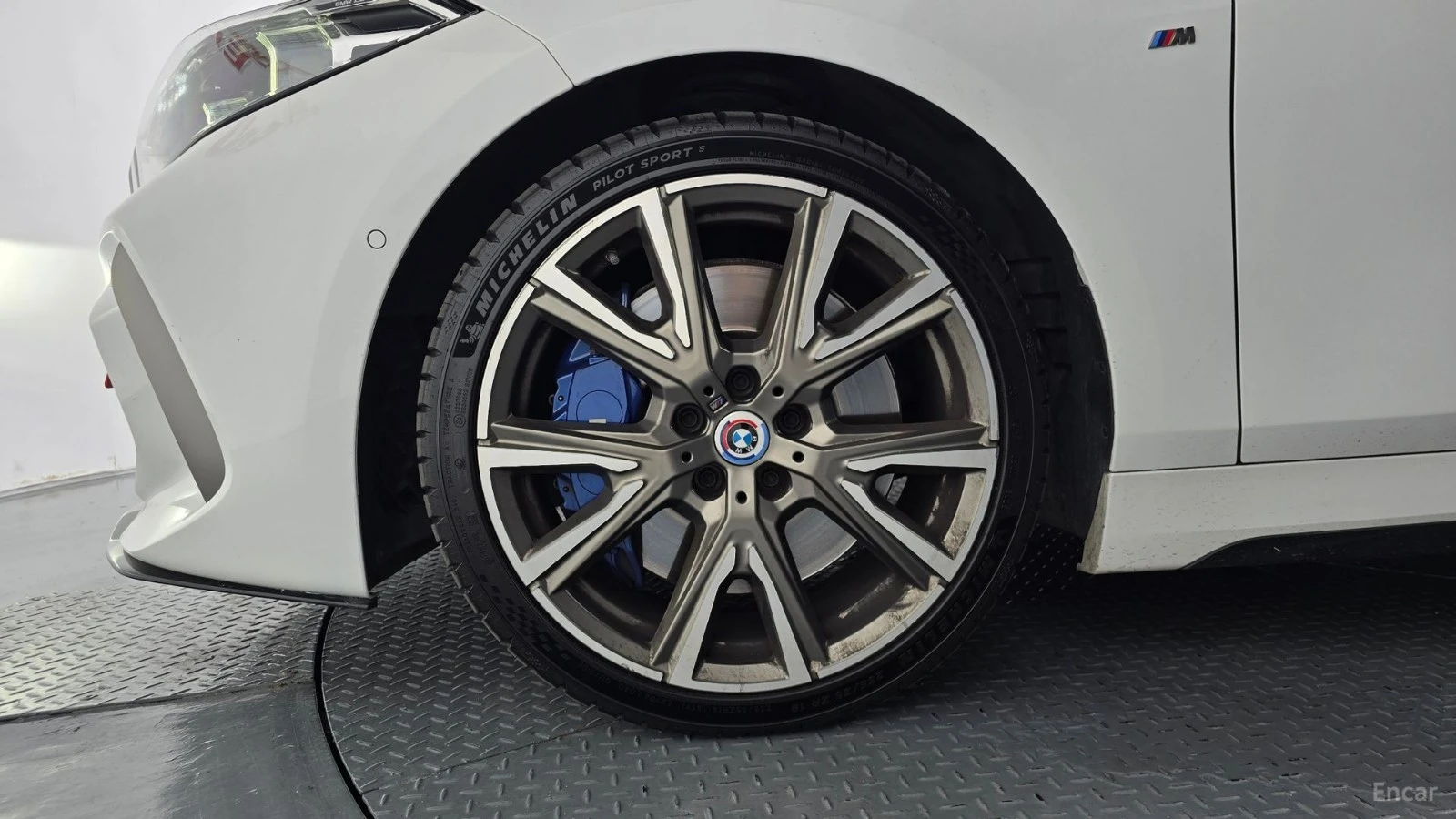 BMW M135 xDrive* ПОДГРЕВ* КАМЕРА* HEADUP* SUNROOF* , снимка 16 - Автомобили и джипове - 55476465