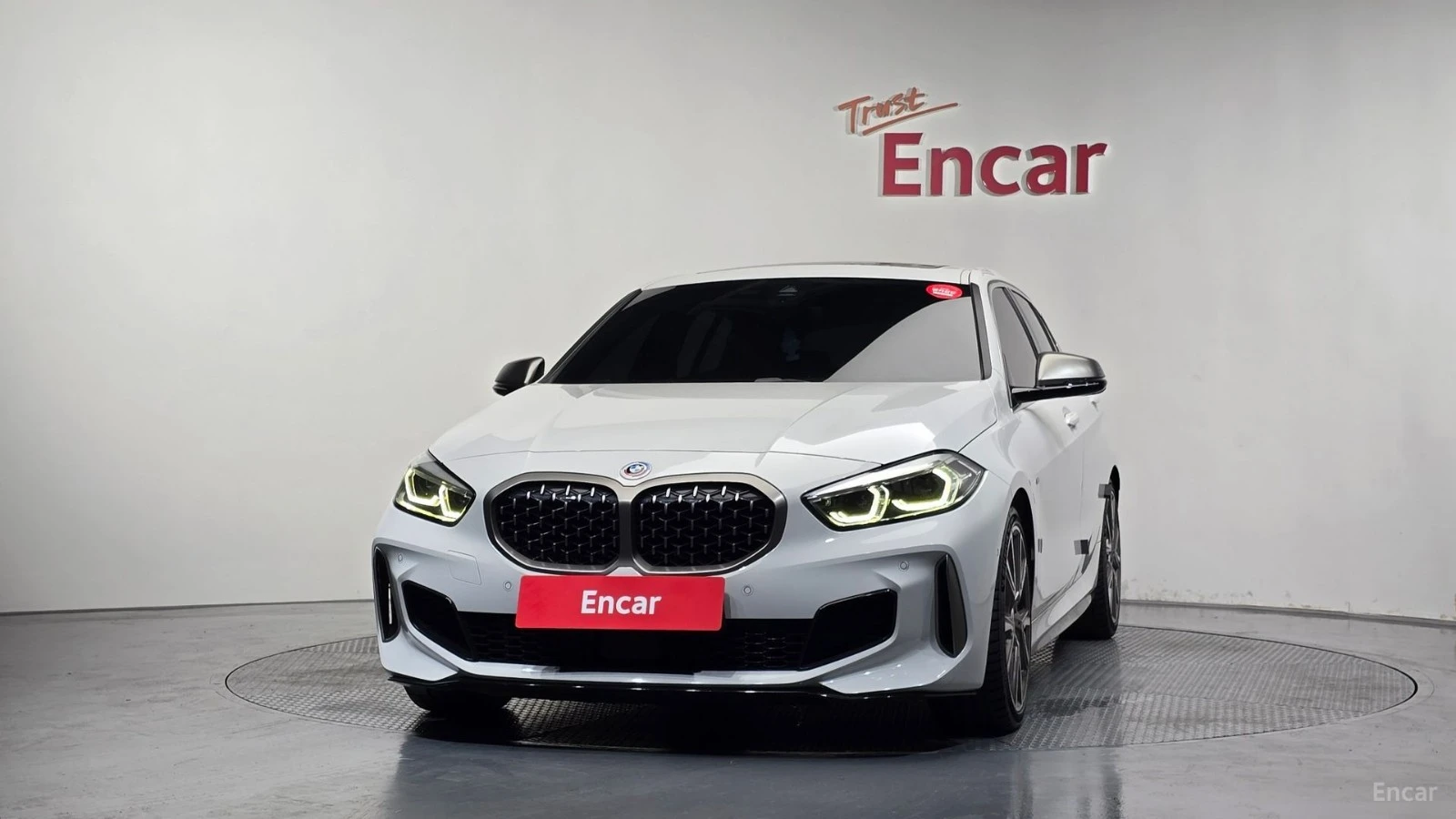 BMW M135 xDrive* ПОДГРЕВ* КАМЕРА* HEADUP* SUNROOF* , снимка 2 - Автомобили и джипове - 55476465