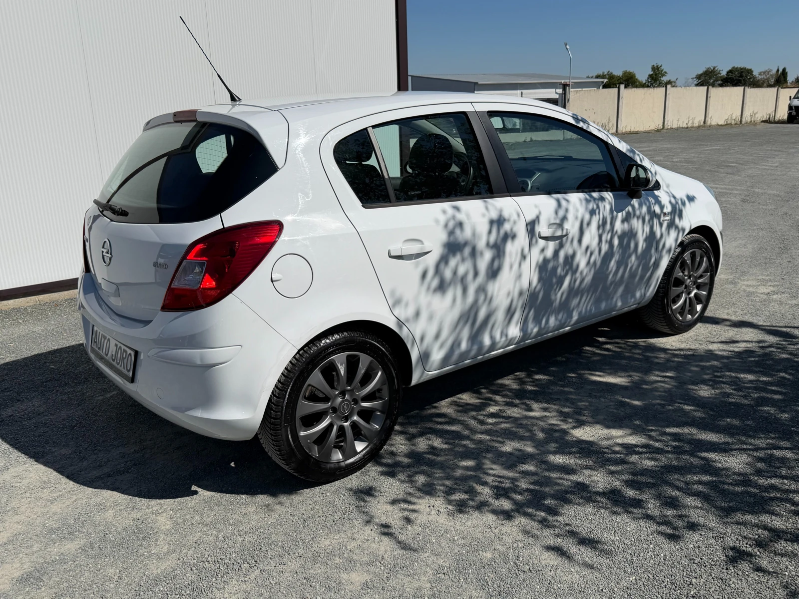 Opel Corsa 1.2i-Газов Инжекцион, снимка 5 - Автомобили и джипове - 56111434