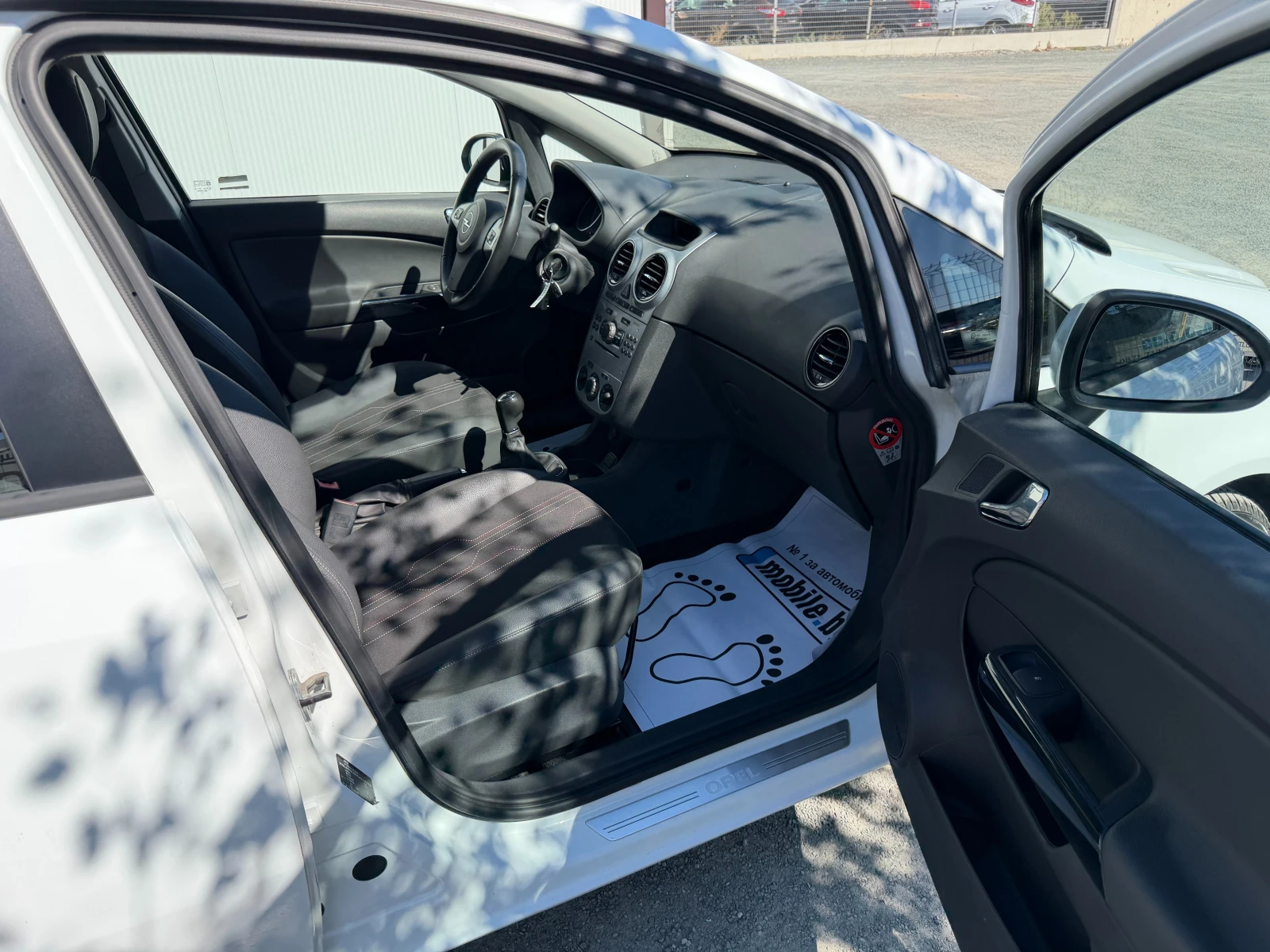 Opel Corsa 1.2i-Газов Инжекцион, снимка 7 - Автомобили и джипове - 56111434