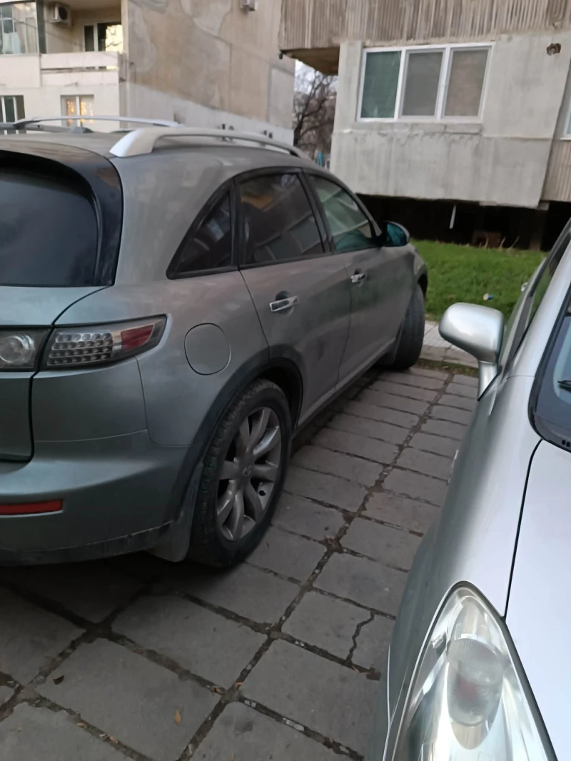 Infiniti Fx 35, снимка 2 - Автомобили и джипове - 53235332