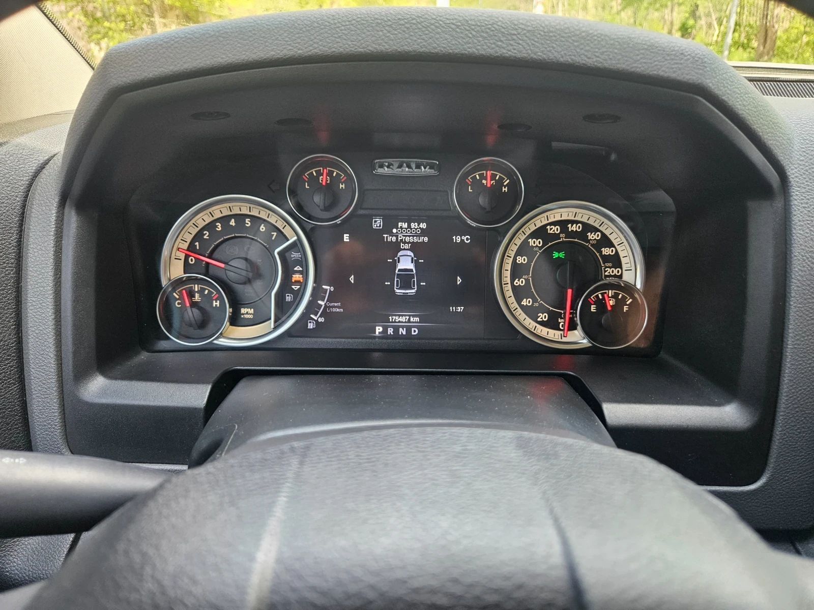 Dodge RAM 1500 2016г. SLT 5.7 HEMI 1500 4х4, снимка 7 - Автомобили и джипове - 54304445