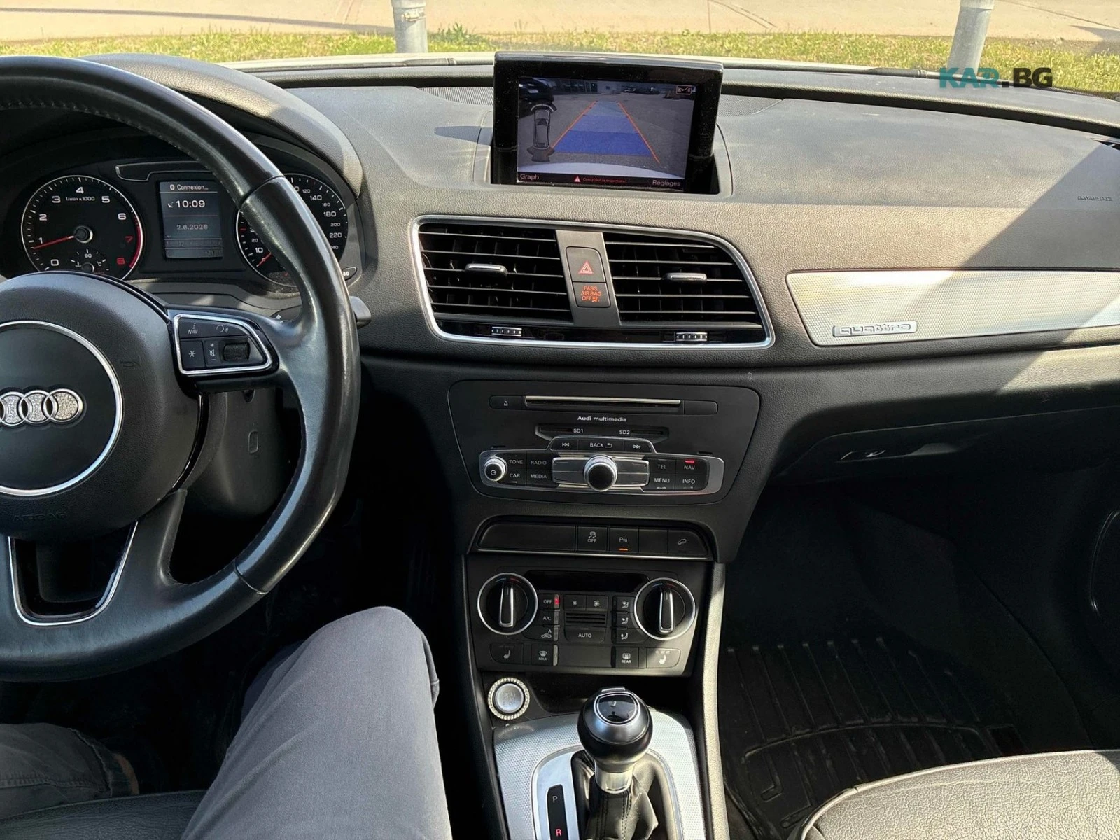 Audi Q3 Technik * Pano * АвтоКредит * (ЦЕНА ДО БГ), снимка 10 - Автомобили и джипове - 54841043