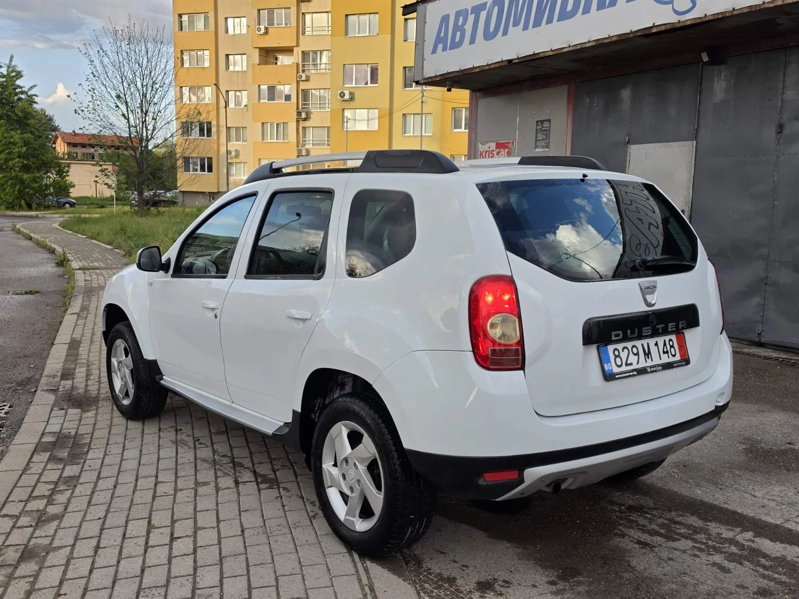 Dacia Duster 1.5 дизел 90 коня , снимка 5 - Автомобили и джипове - 55296223