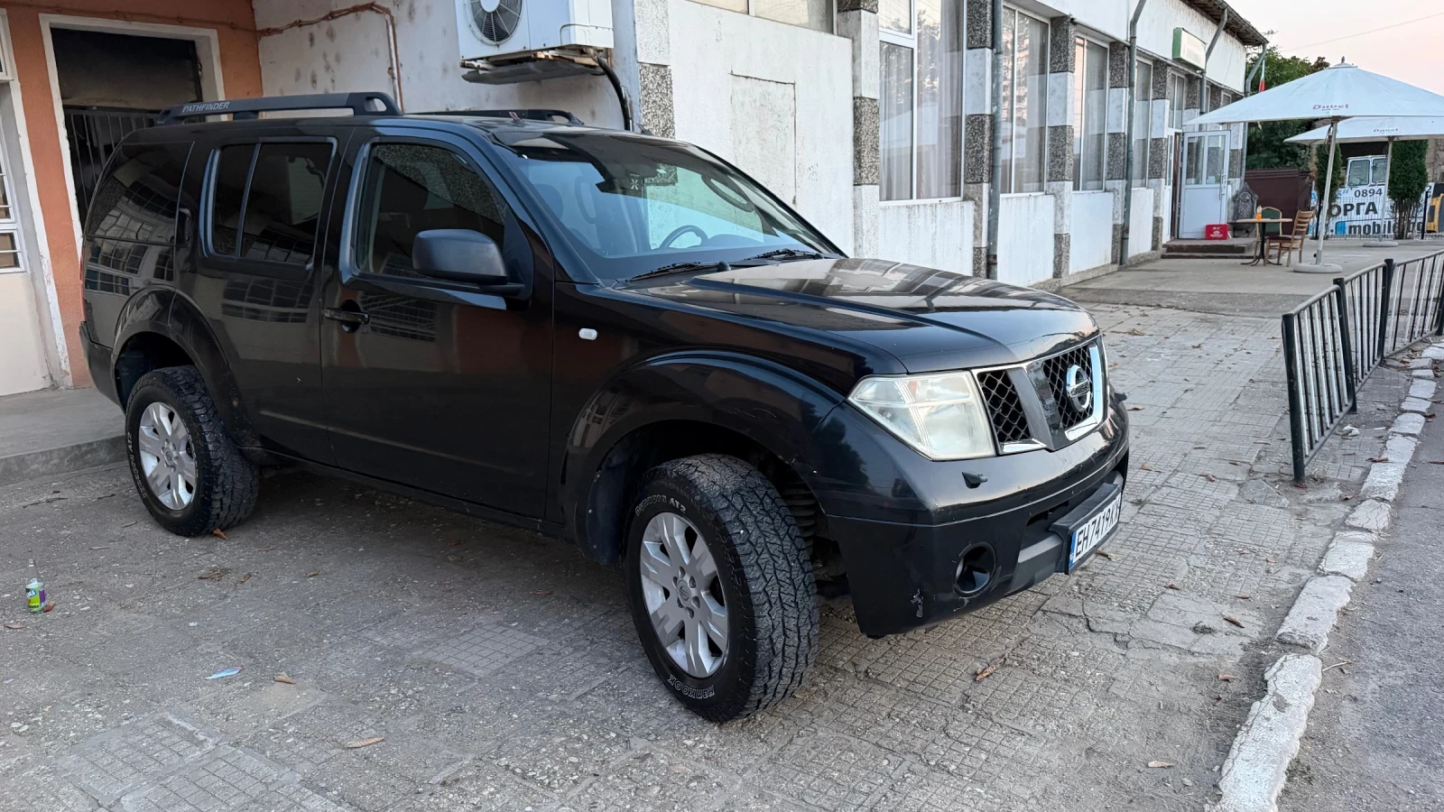 Nissan Pathfinder, снимка 3 - Автомобили и джипове - 55991311