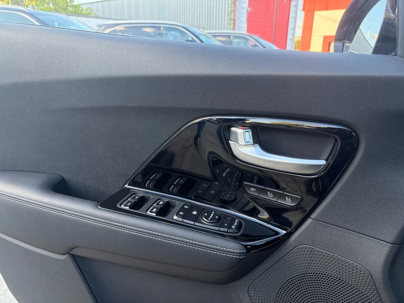 Kia Niro 64 kW, снимка 15 - Автомобили и джипове - 56306350