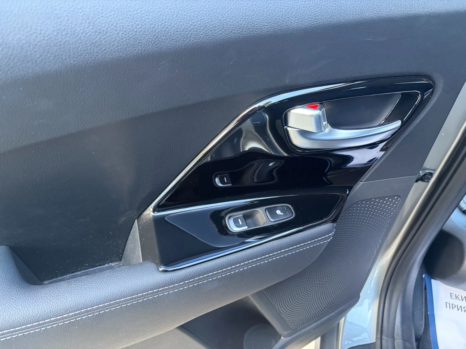 Kia Niro 64 kW, снимка 14 - Автомобили и джипове - 56306350
