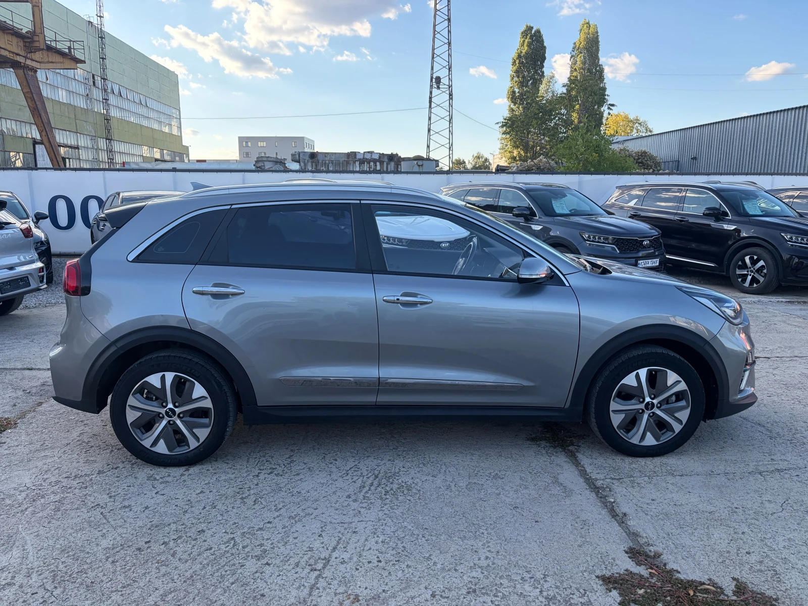 Kia Niro 64 kW, снимка 7 - Автомобили и джипове - 56306350