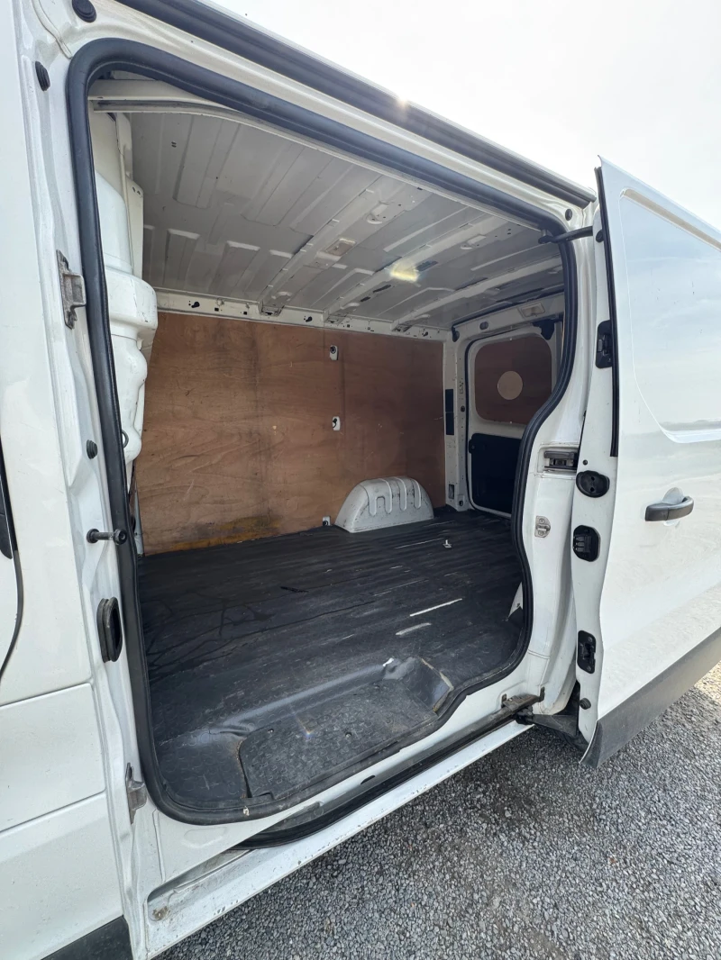 Renault Trafic 1.6dciM9R, снимка 11 - Бусове и автобуси - 51932974