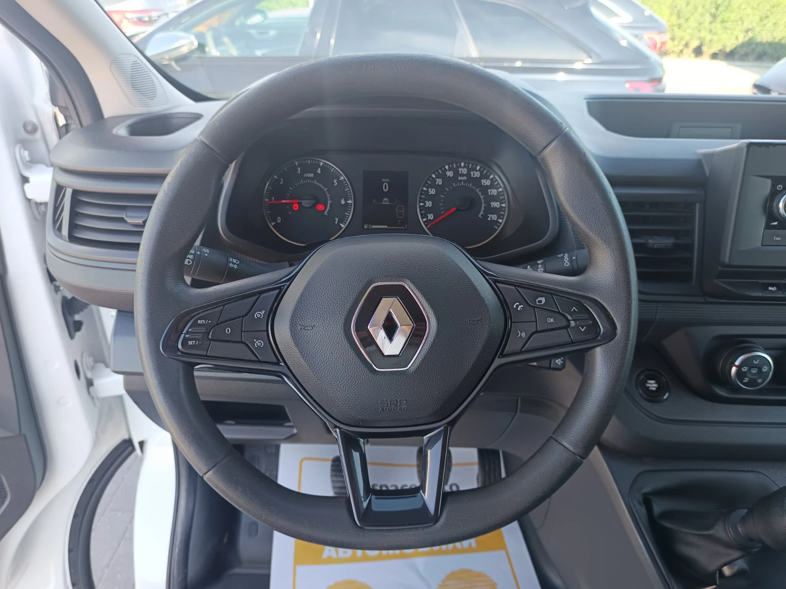 Renault Trafic 2.0dCi/ 110к.с./L1H1, снимка 10 - Бусове и автобуси - 56214438