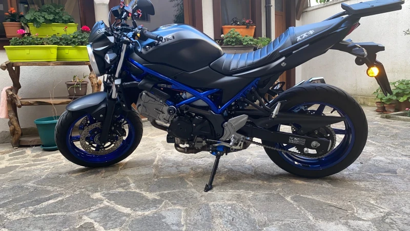 Suzuki SV