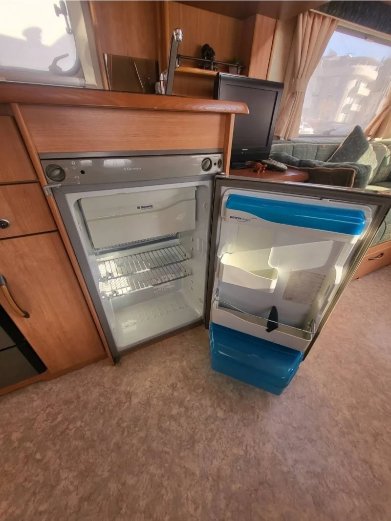 Каравана Award Ace Award Morningstar, снимка 10 - Каравани и кемпери - 52913669