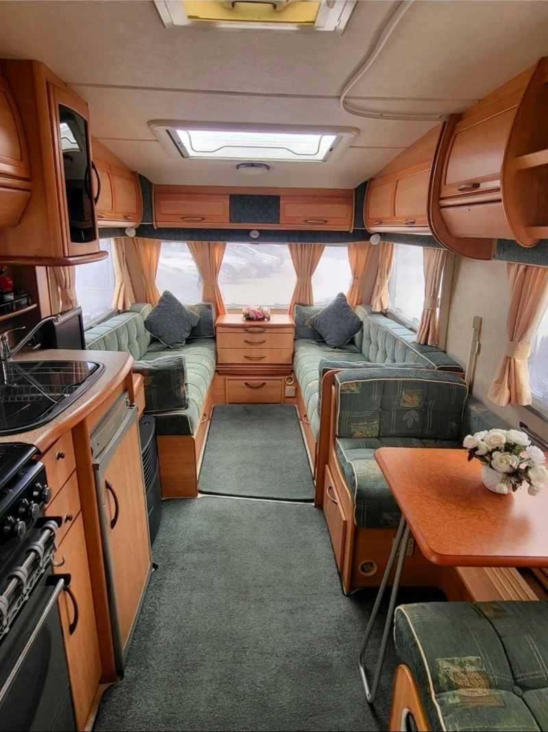 Каравана Award Ace Award Morningstar, снимка 5 - Каравани и кемпери - 52913669