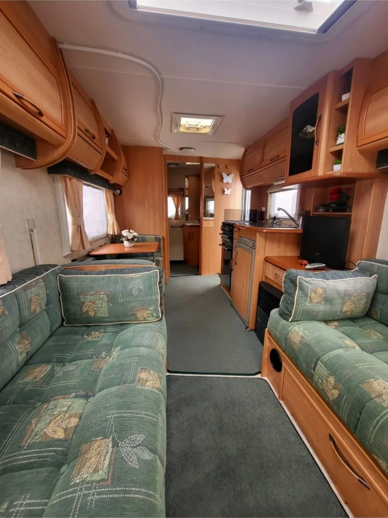 Каравана Award Ace Award Morningstar, снимка 11 - Каравани и кемпери - 52913669