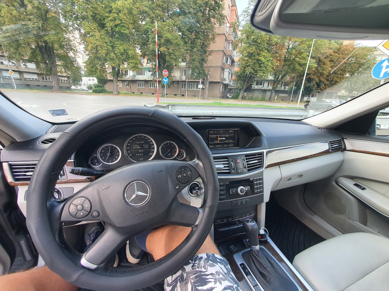 Mercedes-Benz E 220 CDI, снимка 13 - Автомобили и джипове - 45306491