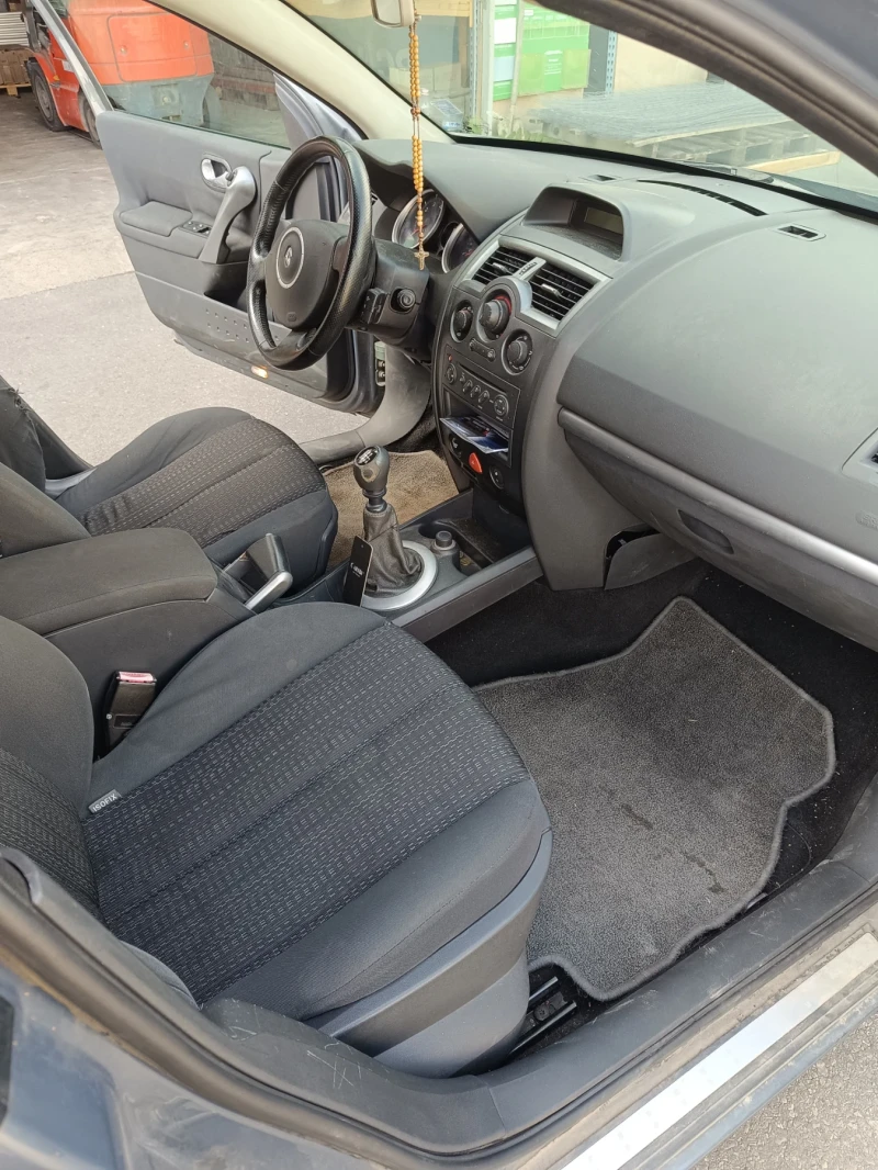 Renault Megane, снимка 8 - Автомобили и джипове - 47061797