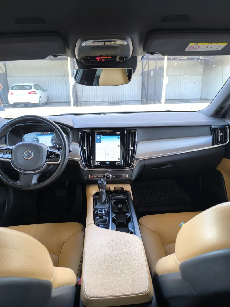 Volvo V90 D4 Momentum, снимка 3 - Автомобили и джипове - 52774812