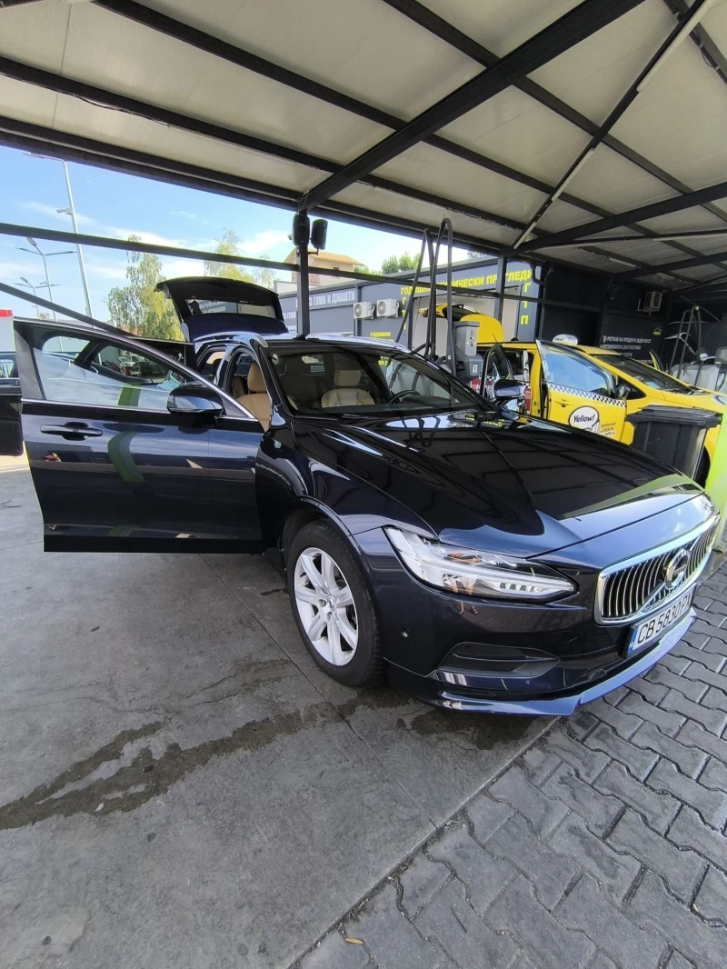 Volvo V90 D4 Momentum