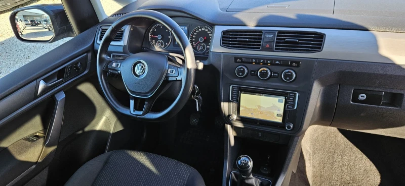 VW Caddy 2.0TDI* 102кс* 4+ 1* NAVI* 2017г, снимка 5 - Автомобили и джипове - 52944063