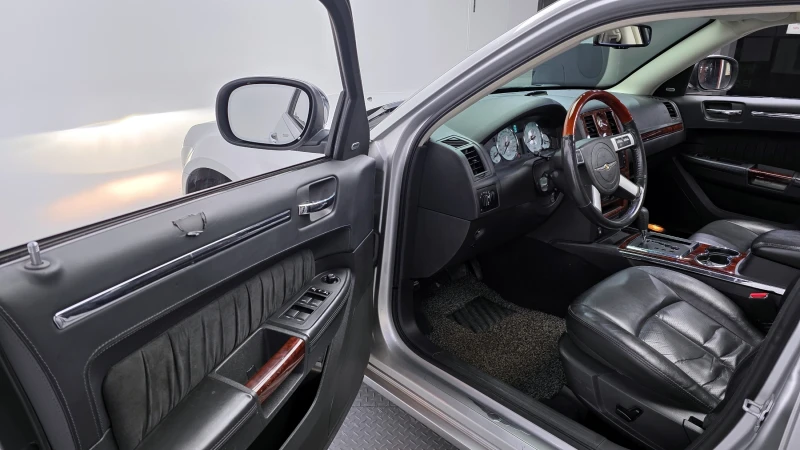 Chrysler 300c 3.5 autogeorge.com, снимка 10 - Автомобили и джипове - 53315573