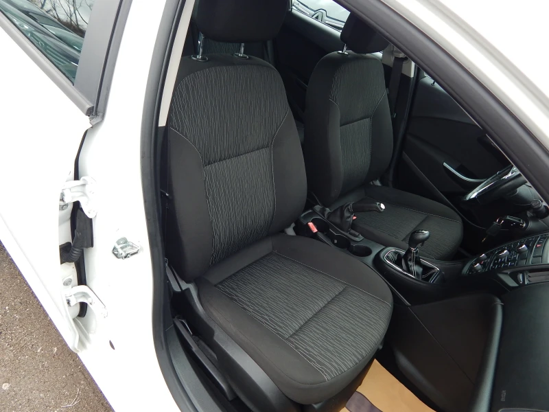 Opel Astra 1.4T* ГАЗ* 140к.* ЕВРО5В* , снимка 17 - Автомобили и джипове - 53373463