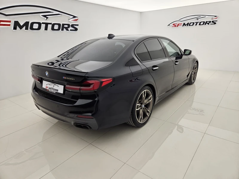 BMW 550 M550i xDrive\G30, снимка 6 - Автомобили и джипове - 53559756