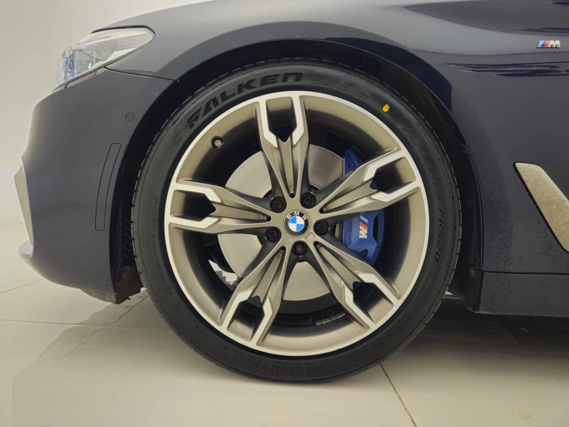 BMW 550 M550i xDrive\G30, снимка 7 - Автомобили и джипове - 53559756