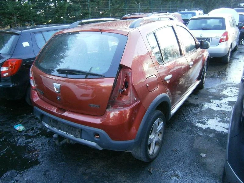 Dacia Sandero 1.5 DCi, снимка 4 - Автомобили и джипове - 36255428