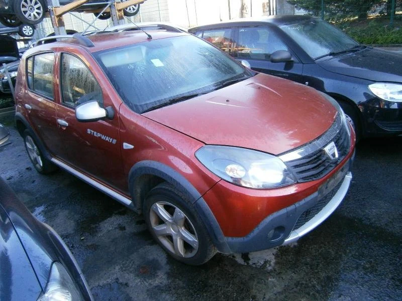 Dacia Sandero 1.5 DCi, снимка 2 - Автомобили и джипове - 36255428