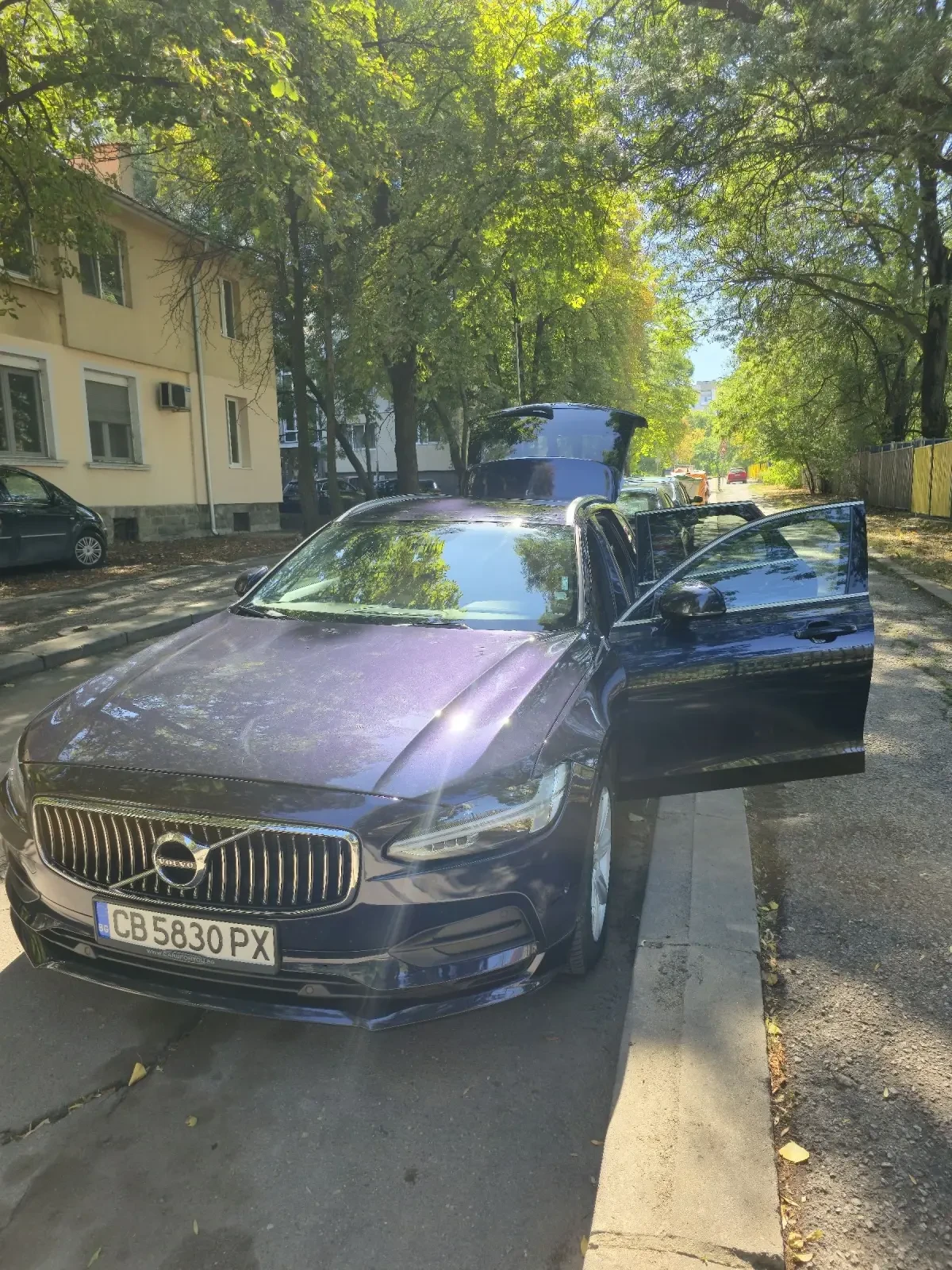 Volvo V90 D4 Momentum, снимка 1