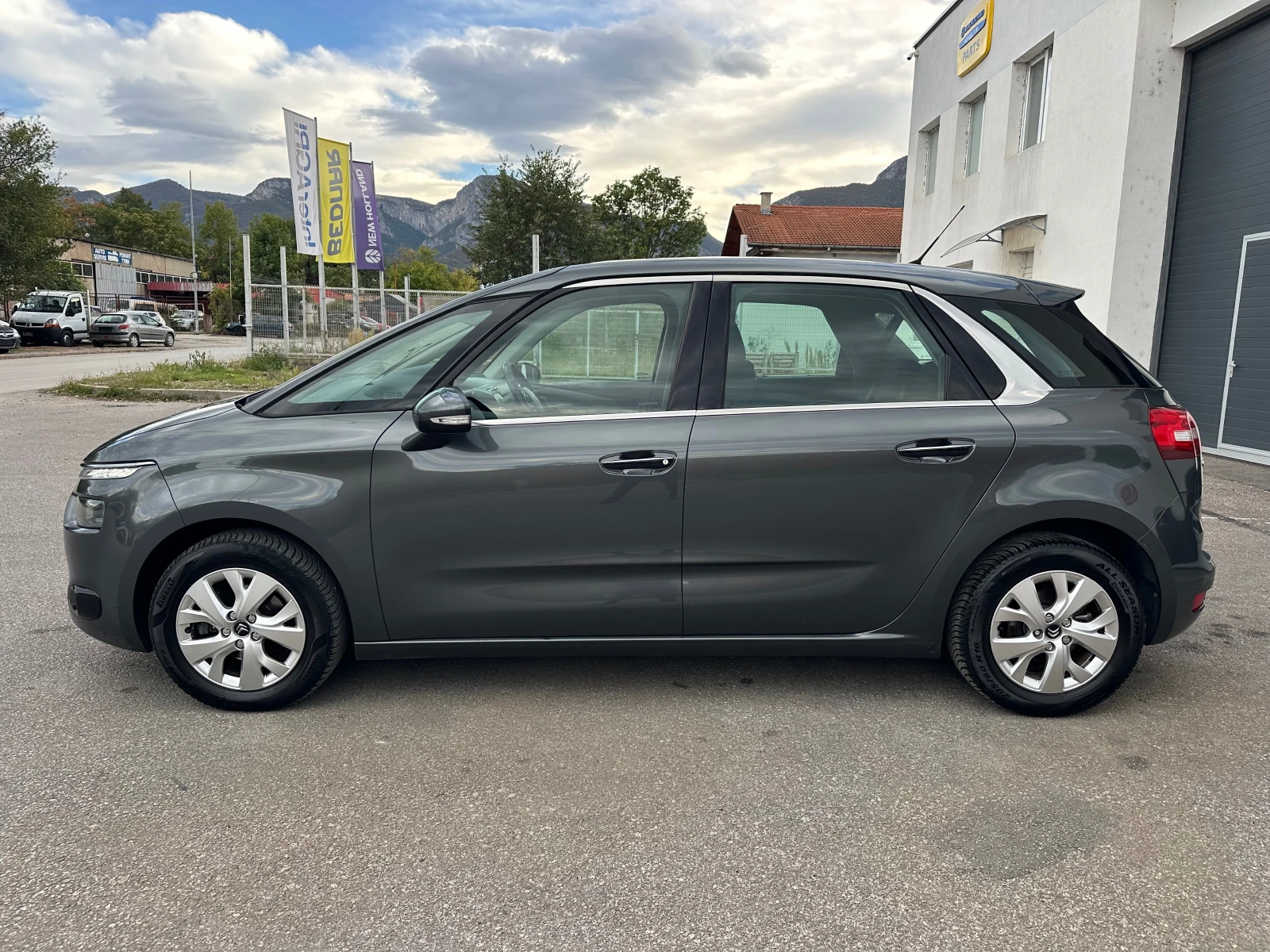 Citroen C4 Picasso 1.6HDI Exclusive Design Навигация Италия - изображение 4