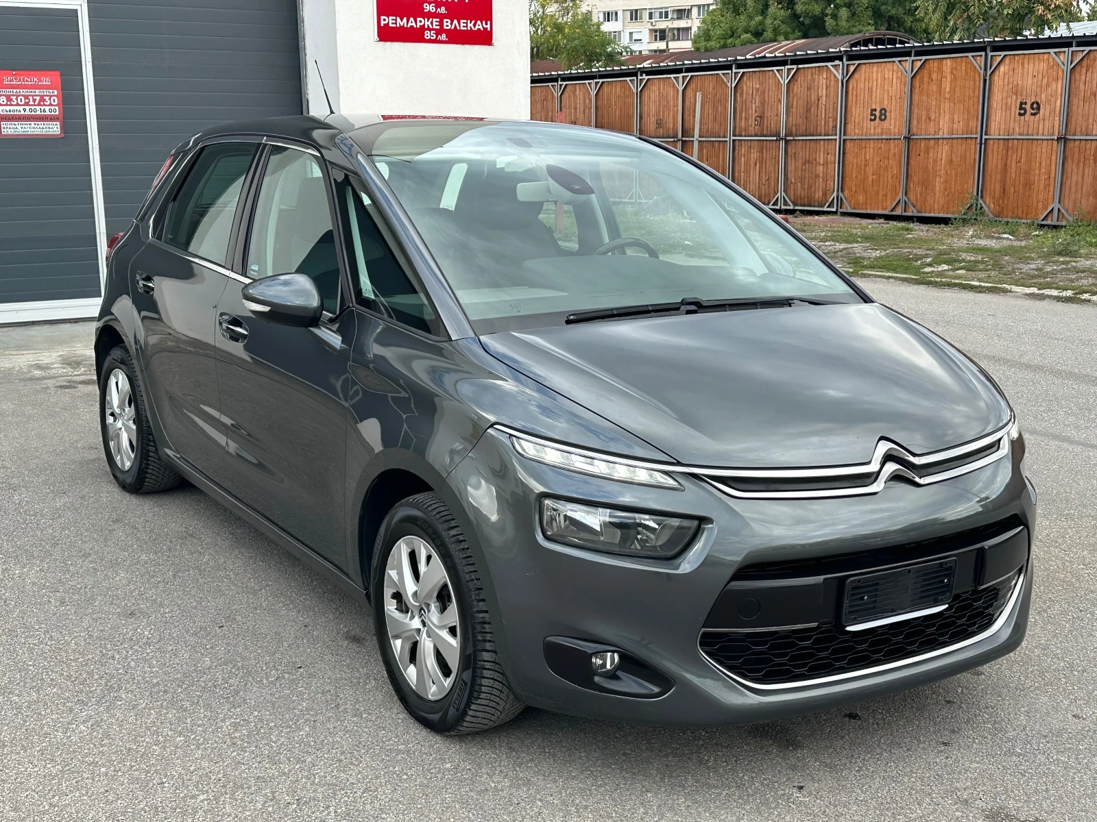 Citroen C4 Picasso 1.6HDI Exclusive Design Навигация Италия - изображение 9